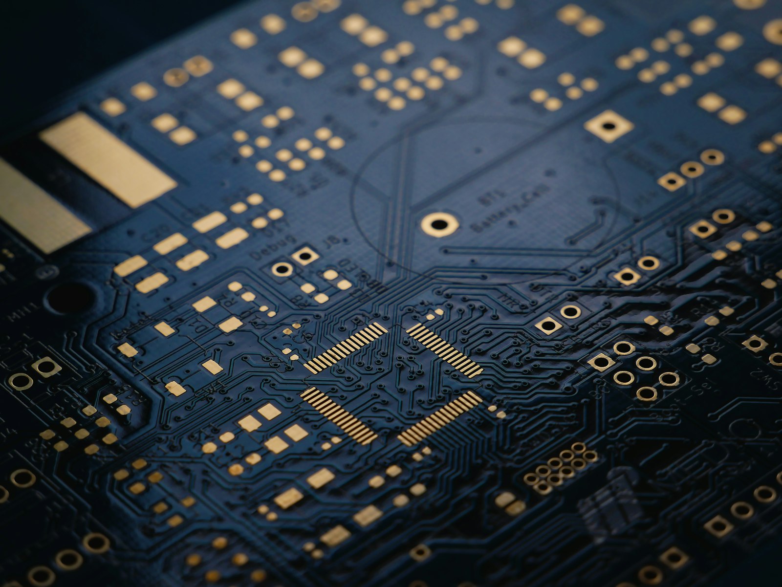 Textured circuit surface characterized under focus-variation microscopy